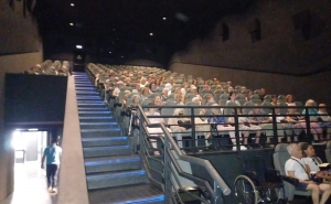 Município de Faro leva uma centena de idosos ao cinema