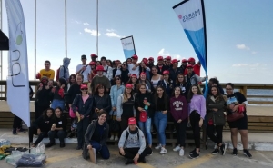 MARES CIRCULARES RECOLHEM 55 kg DE LIXO NA PRAIA DE FARO