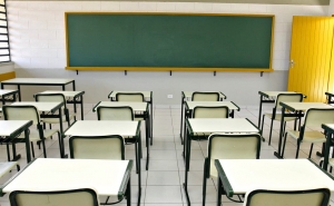 Funcionários das escolas suspendem greve marcada para 07 de dezembro