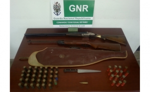GNR apreende armamento em Vale do Lobo