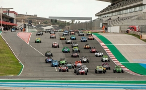 Páscoa com ação em pista