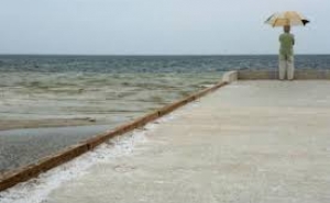 Dia de hoje com céu muito nublado, 8 distritos sob aviso amarelo e 3 barras fechadas