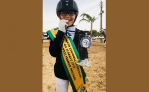 LEONOR COELHO, VENCE MEDALHA DE OURO E SAGRA-SE CAMPEÃ REGIONAL DE DRESSAGE DO ALGARVE