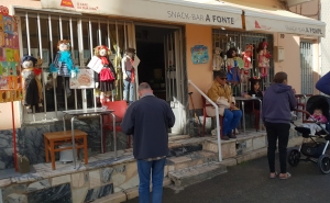 Quarteira | Tradição dos «Maios» reavivada na Rua da Fonte 