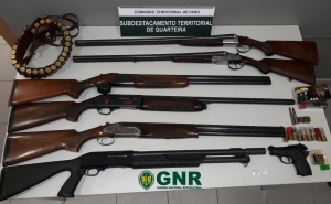 Detido em Quarteira homem por violência doméstica na posse de sete armas