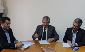Tavira ganha novo campo relvado