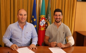 Câmara Municipal patrocina atletas do concelho de Motocross e Windsurf