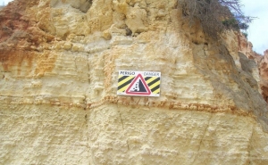 ARRIBAS! COLABORE, EVITE O ACIDENTE!