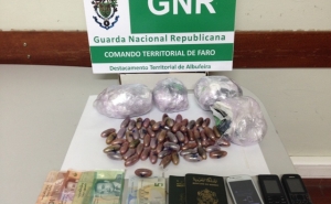 Dois detidos em Albufeira por tráfico de estupefaciente