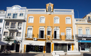 ASSEMBLEIA MUNICIPAL DE LOULÉ APROVA ORÇAMENTO PARA 2015