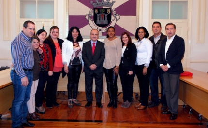 EMBAIXADORA DE CUBA VISITOU LOULÉ E CONTACTOU COM MÉDICOS  