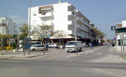 ALMANCIL | CORTE DE TRÂNSITO NO ENTRONCAMENTO DA RUA VALE FORMOSO COM A AVENIDA 5 DE OUTUBRO
