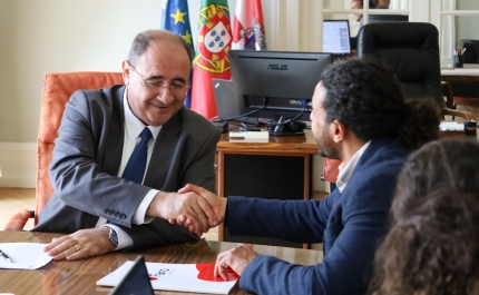 Faro celebra protocolo com Dypall para promoção de empreendedorismo, empregabilidade e cidadania jovem