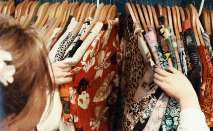Calendário de saldos e promoções: dicas de poupança e guia de compras