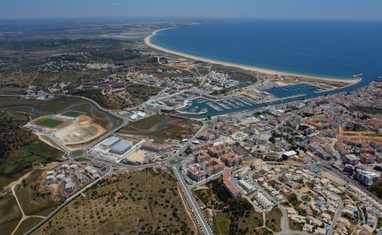 Centro Nacional de Arqueologia Náutica e Subaquática em colaboração com o Município de Lagos realiza campanha de mar na baía de Lagos, 