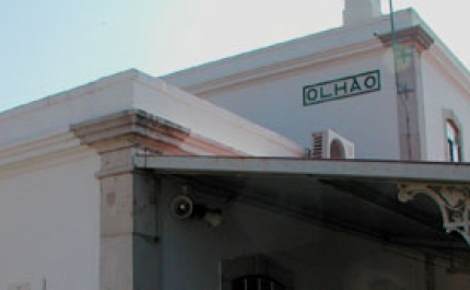 Cerca de 300 pessoas protestaram contra encerramento de passagem de nível em Olhão