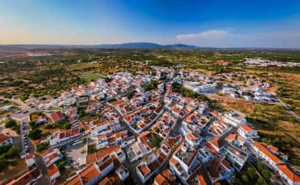 Mexilhoeira Grande festeja  26º aniversário de elevação a vila com cultura e desporto