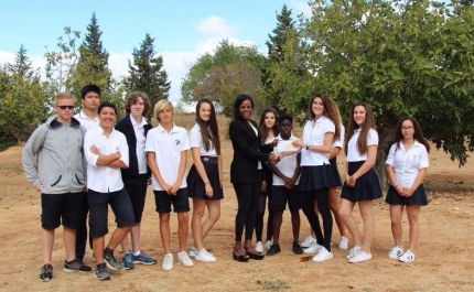 Estudantes de Business Studies do Year 10 da Nobel Algarve angariam fundos para doação a instituição de caridade infantil