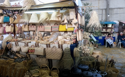 FEIRA DA SERRA DE LOULÉ PROPÕE TRADIÇÃO E CRIATIVIDADE PARA O NATAL 