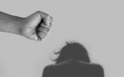 Quarteira: Detido homem que agredia e ameaça companheira na presença da filha menor