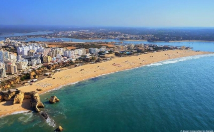 Praia da Rocha «Rainha absoluta do Instagram em Portugal»