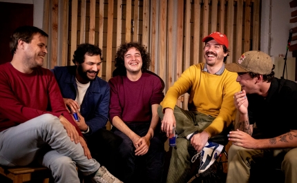 Capitão Fausto começam este domingo digressão inédita pelas ilhas de Faro