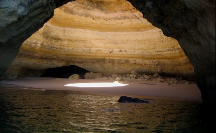 Espeleólogos alertam para abandono e vandalização das grutas algarvias