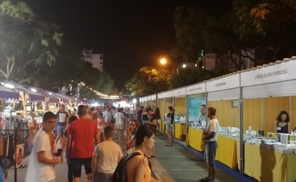 LIVROS E ARTESANATO «INVADEM» FEIRA DE VERÃO DE QUARTEIRA  ATÉ 18 DE AGOSTO
