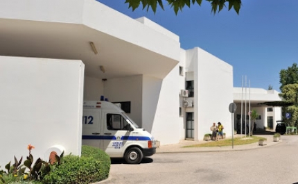 Autarcas de Loulé e São Brás em protesto à porta da urgência de Loulé
