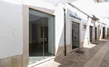 «SOLSTÍCIO DOS DIAS PEQUENOS»: 7 VISÕES ARTÍSTICAS EXPOSTAS EM LOULÉ