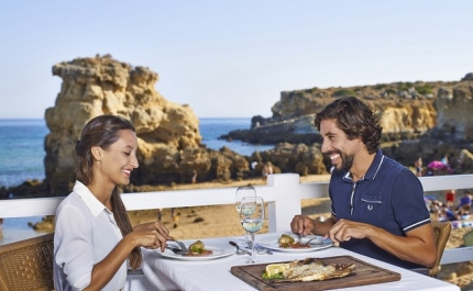 Algarve promove cicloturismo e dieta mediterrânica na Fitur 