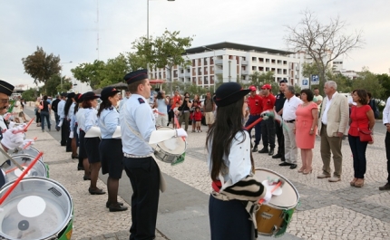 Festival da Sardinha abre com uma das maiores enchentes de sempre
