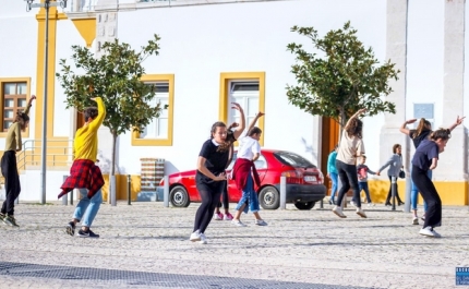 Dança contemporânea, performances, workshops, mostra de vídeo-dança e exposição de fotografia fazem parte da sexta edição do festival «Entrelaçados»