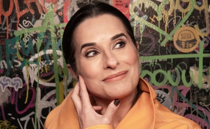 Cristina Branco volta ao «dever cívico» de cantar José Afonso, porque «alguma coisa vai mal» 