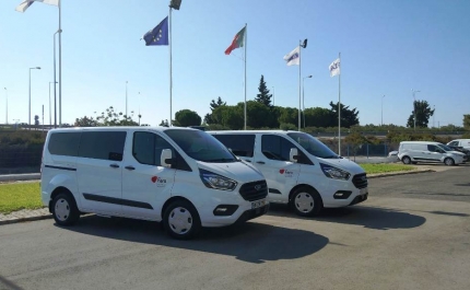 MUNICÍPIO DE FARO ADQUIRE DUAS VIATURAS PARA TRANSPORTE ESCOLAR