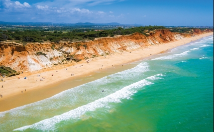 PRAIA DA FALÉSIA VOLTA A OCUPAR O TOP 5 MUNDIAL