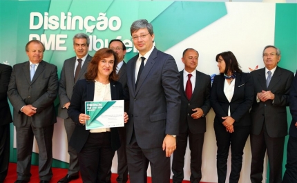 MUNICÍPIO DE ALBUFEIRA DISTINGUE EMPRESAS LOCAIS EM CERIMÓNIA PÚBLICA