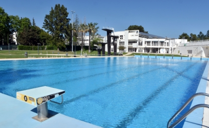 PISCINAS MUNICIPAIS EXTERIORES DE LOULÉ REABREM AO PÚBLICO