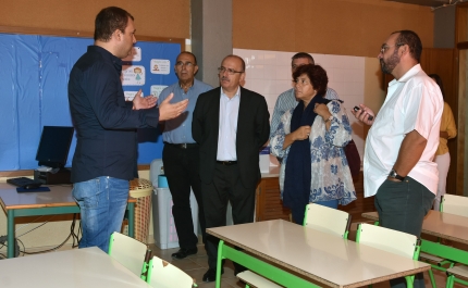 Distribuição de manuais escolares e kits de higiene oral gratuitos no arranque do novo ano letivo no concelho de loulé