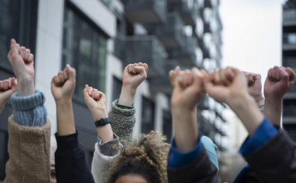 Habitação: Mais de 100 pessoas em Faro criticam autoritarismo e ataque aos manifestantes