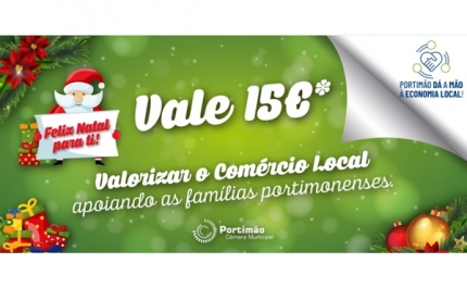 Município de Portimão entrega cinco mil vales a crianças para a compra de prendas de Natal no comércio local