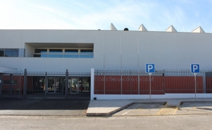 SECRETÁRIO DE ESTADO EM LOULÉ PARA DEBATE DO ORÇAMENTO PARTICIPATIVO DA ESCOLA SECUNDÁRIA