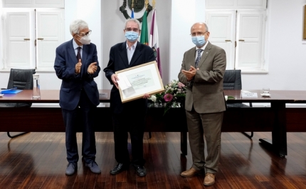 MÁRIO DE CARVALHO RECEBE EM LOULÉ O GRANDE PRÉMIO DE CRÓNICA E DISPERSOS LITERÁRIOS 