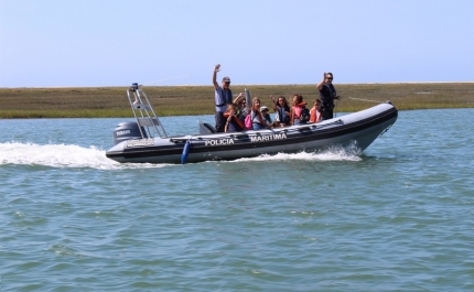 Polícia Marítima de Faro proporciona ação de cidadania marítima e embarque a 20 crianças