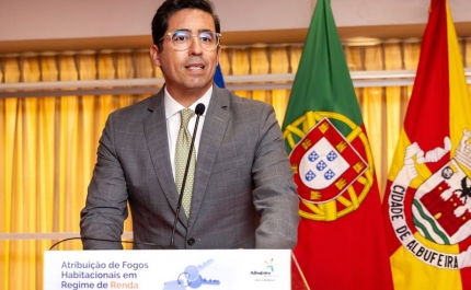 CÂMARA MUNICIPAL DE ALBUFEIRA ENTREGA CHAVES DE 18 FOGOS HABITACIONAIS EM REGIME DE RENDA CONVENCIONADA