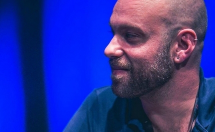 HUMORISTA HUGO VAN DER DING LEVA VISÃO DA EUROPA AO AUDITÓRIO DO SOLAR DA MÚSICA NOVA