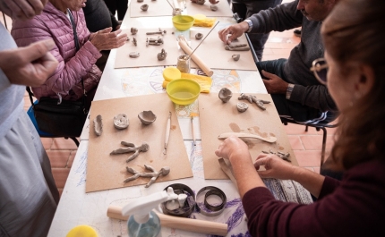 Festival de Artes Inclusivas promove workshop de cerâmica