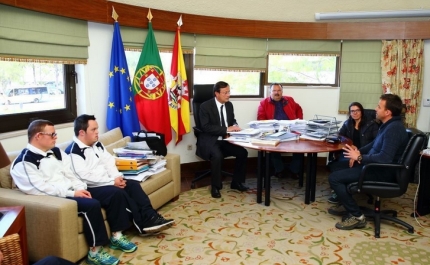 CARLOS SILVA E SOUSA FELICITA EQUIPA DE NATAÇÃO ADAPTADA DO F.C. DE FERREIRAS 