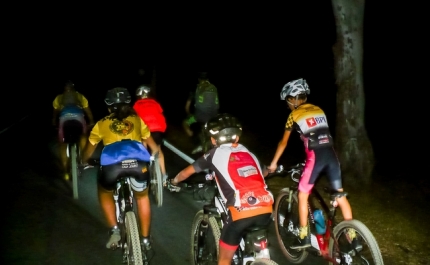 O quarto passeio de BTT noturno desta temporada realizou-se no Ameixial