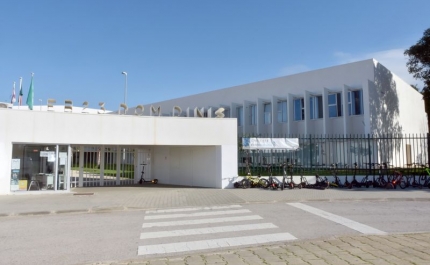 LOULÉ AVANÇA COM REABILITAÇÃO DOS BALNEÁRIOS DO PAVILHÃO MUNICIPAL PROFESSOR CARLOS GRAVATA, EM QUARTEIRA